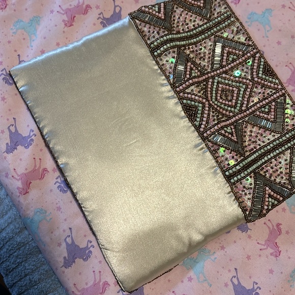 Beaded 📣💗✅ 💎 Clutch in Pink and Gold - Picture 6 of 7